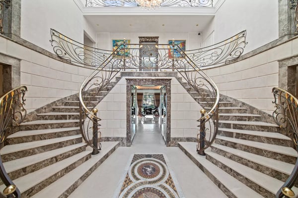Exceptional property with a very large plot in Epalinges 4