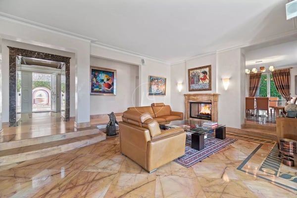 Exceptional property with a very large plot in Epalinges 7