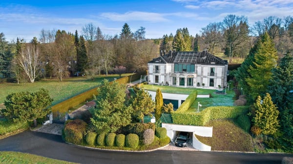 Exceptional property with a very large plot in Epalinges 3