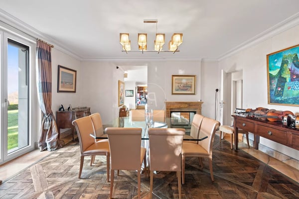 Exceptional property with a very large plot in Epalinges 10