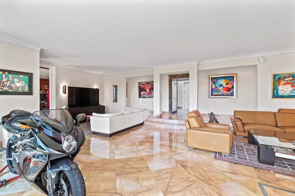Exceptional property with a very large plot in Epalinges 6