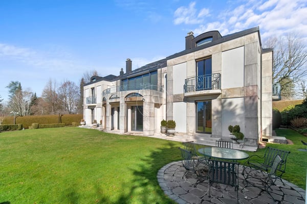 Exceptional property with a very large plot in Epalinges 5
