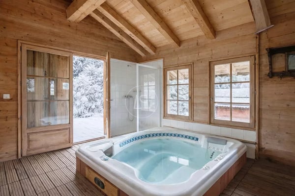 Charming, exceptional chalet near Megève 10