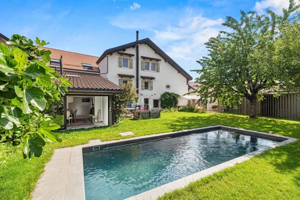 Beautiful renovated farmhouse with swimming pool in Genolier 2