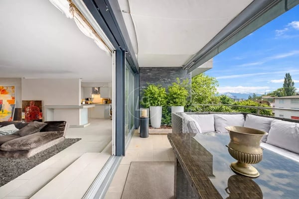 Beautiful turnkey apartment with terrace and garden in South Pully 5