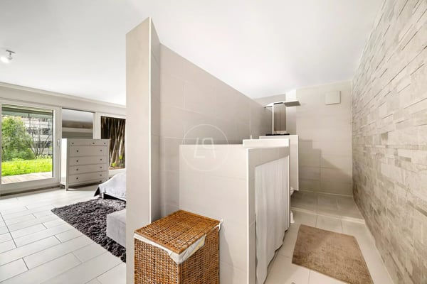 Beautiful turnkey apartment with terrace and garden in South Pully 12