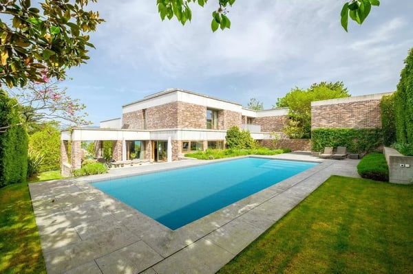 Unique architect-designed villa, lake view, spa, pool, , Left Bank 1