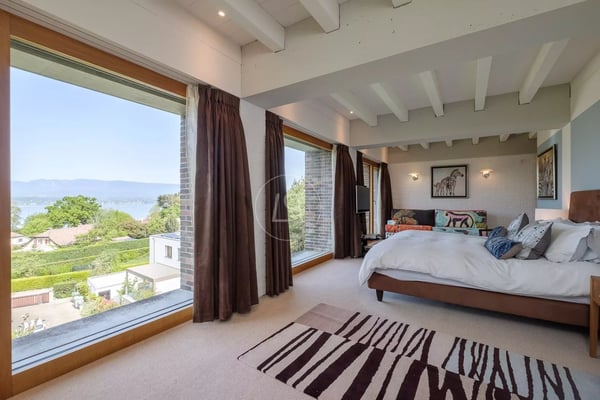 Unique architect-designed villa, lake view, spa, pool, , Left Bank 12