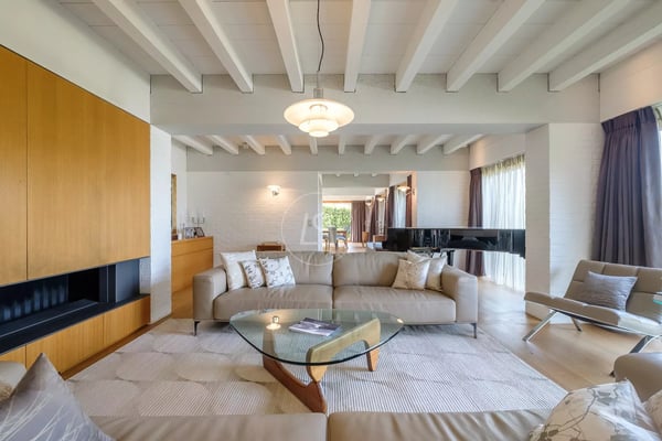 Unique architect-designed villa, lake view, spa, pool, , Left Bank 5