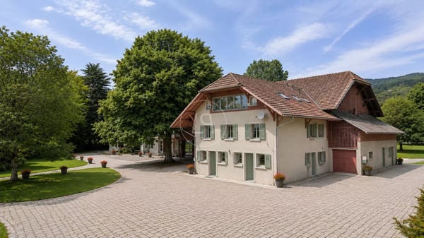 A estate to reinvent as an exceptional private residence, at the gates of Geneva 1