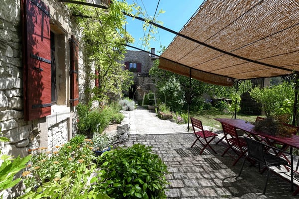 Remarkable 7-hectare country estate in the Gard region, France 7