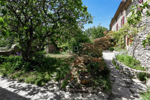 Remarkable 7-hectare country estate in the Gard region, France 3