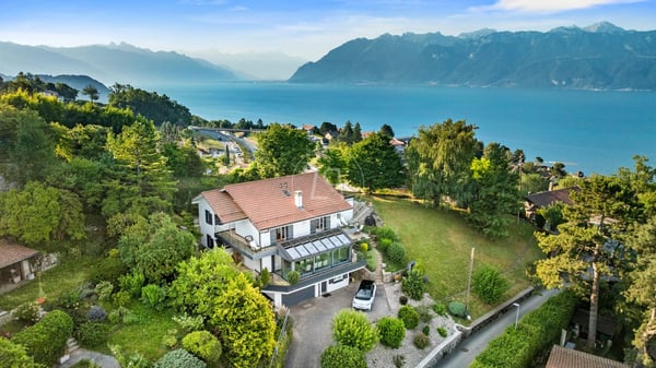 Modern Property with Panoramic Views in Grandvaux 1