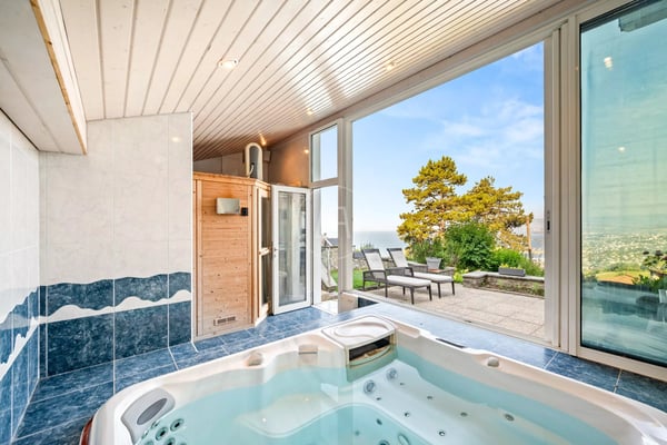 Modern Property with Panoramic Views in Grandvaux 10