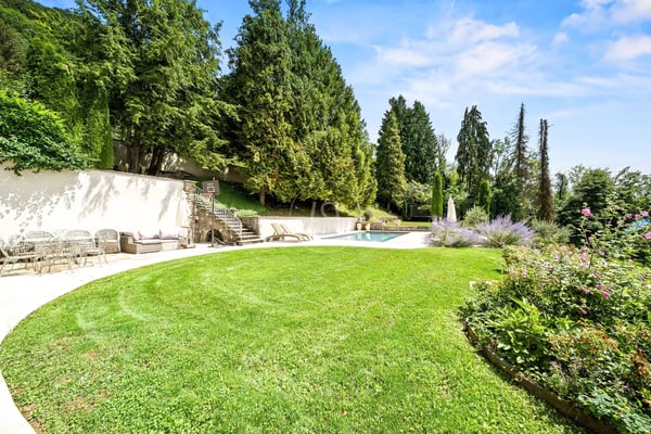 Superbe propriété avec piscine, vue panoramique au-dessus de Montreux 4