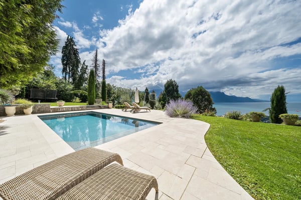 Superbe propriété avec piscine, vue panoramique au-dessus de Montreux 3