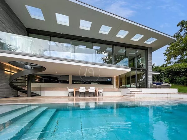 Villa contemporaine d'exception, vue et accès privé au lac,rive gauche 7