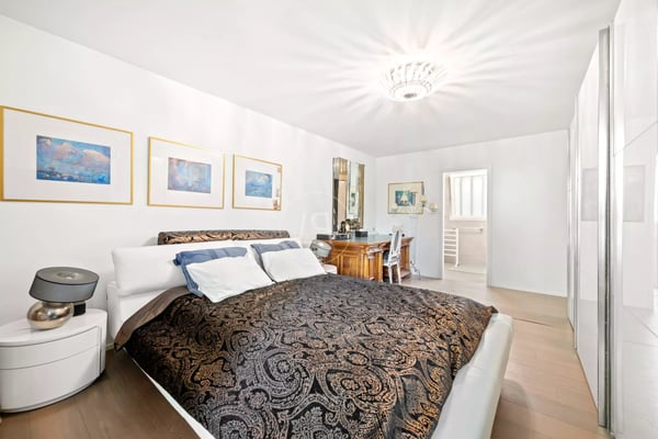 Superbe propriété contemporaine au calme, à Thônex 11