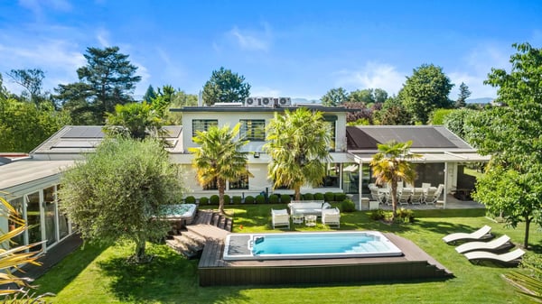 Superbe propriété contemporaine au calme, à Thônex 2