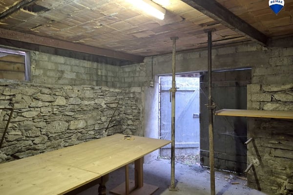 Ancienne buanderie & 2-3 places de parc 2