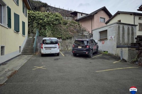 Ancienne buanderie & 2-3 places de parc 1