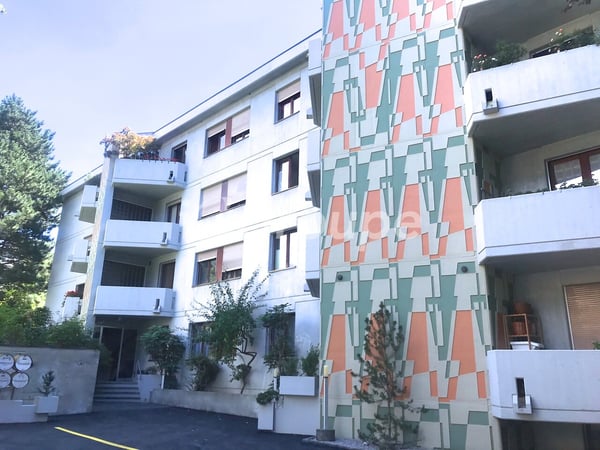 Spacieux et calme 1.5 pièces + cuisine avec balcon séparé à Sion 1