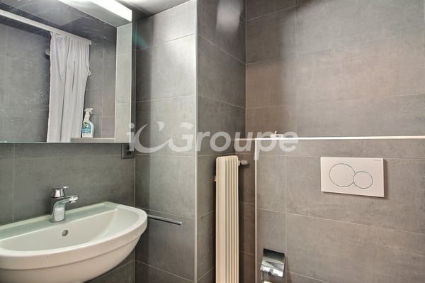 Appartement rénové de 3.5 pièces à louer au centre-ville de Sion 4