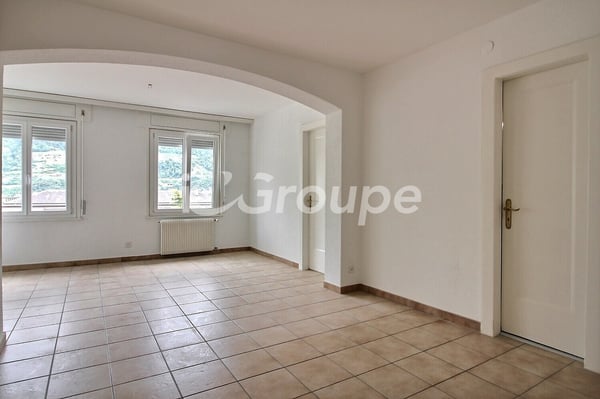 Magnifique appartement standard en bon état à louer au centre-ville de 4