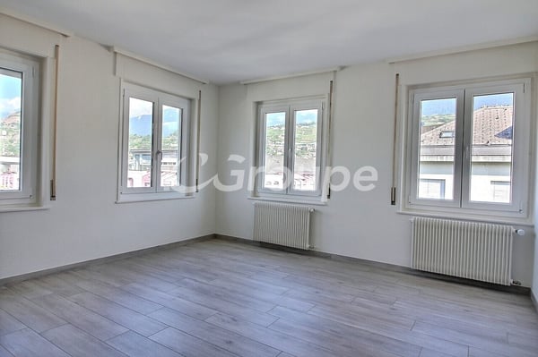 Bel appartement de 1.5 pièces rénové en location à Sion 3