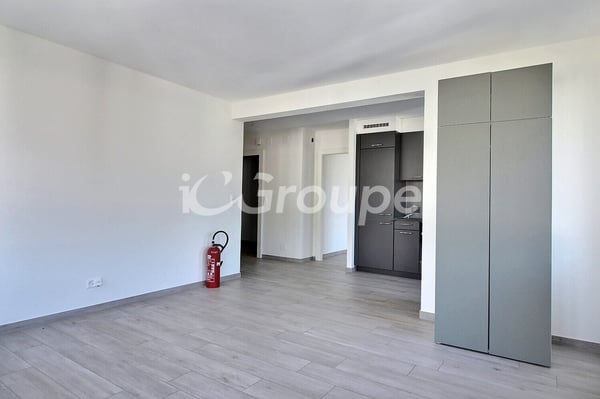 Bel appartement de 1.5 pièces rénové en location à Sion 2