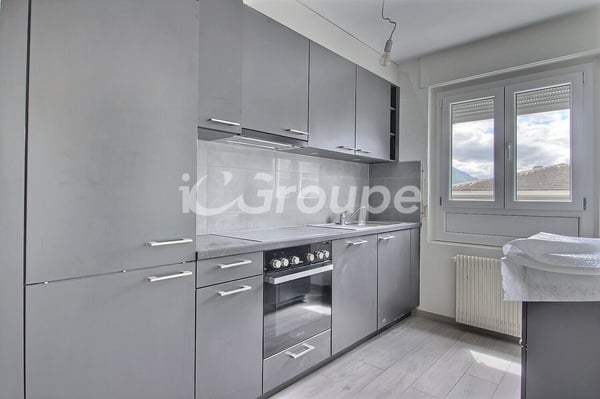 Bel appartement de 3.5 pièces rénové en location à Sion 6