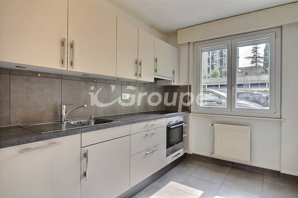 Appartement de 3.5 pièces à louer à quelques pas du centre-ville de Sion. 1