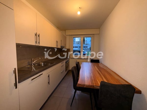 Appartement de 3.5 pièces à louer à quelques pas du centre-ville de Sion. 2