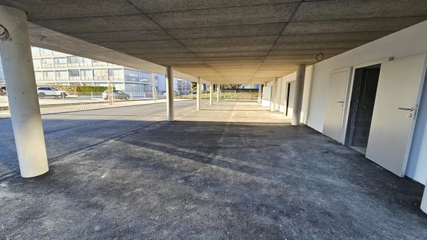Spacieux attique neuf avec grand balcon 13