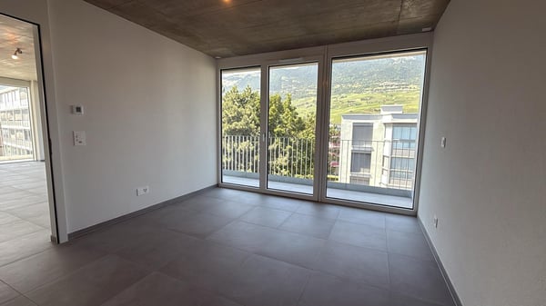 Spacieux attique neuf avec grand balcon 5