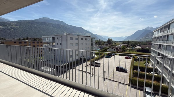 Spacieux attique neuf avec grand balcon 11