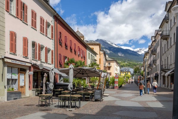 Restaurant réputé au coeur de la vieille ville - vente avec les murs 1