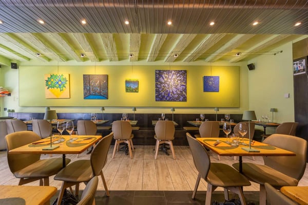 Restaurant réputé au coeur de la vieille ville - vente avec les murs 4