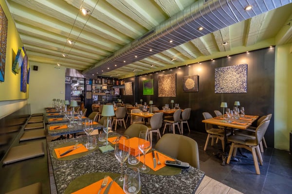 Restaurant réputé au coeur de la vieille ville - vente avec les murs 3