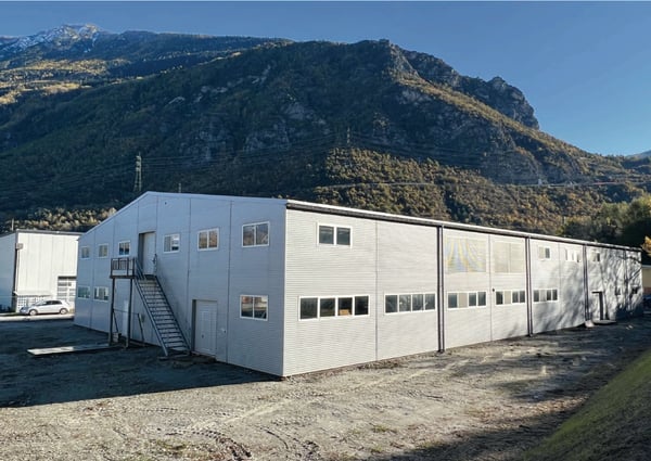 Halle commerciale modulable avec permis de construire en force 1