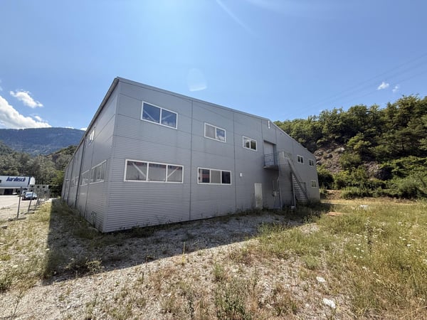 Halle commerciale modulable avec permis de construire en force 5