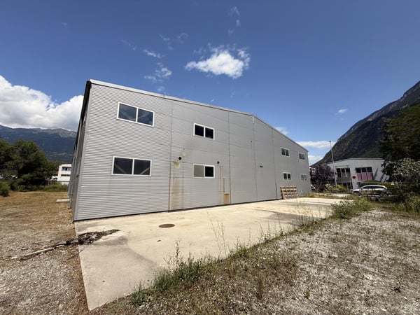 Halle commerciale modulable avec permis de construire en force 7