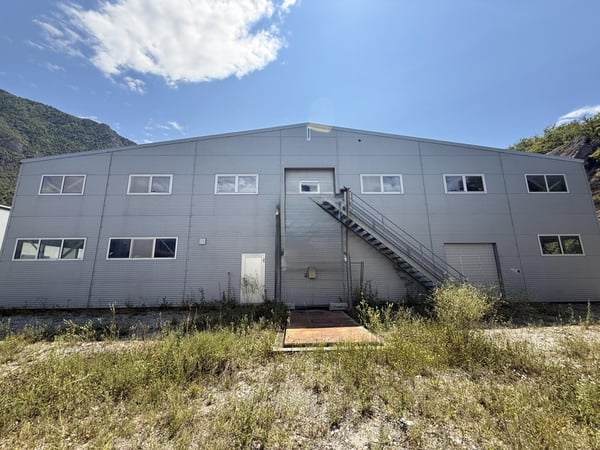 Halle commerciale modulable avec permis de construire en force 6