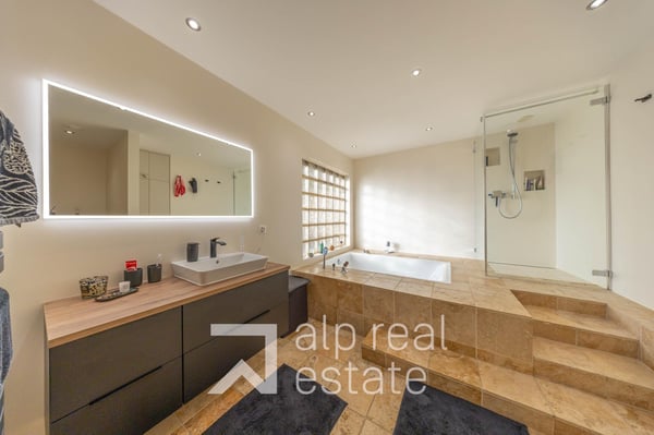 Villa d'architecte avec vue panoramique sur les châteaux 10