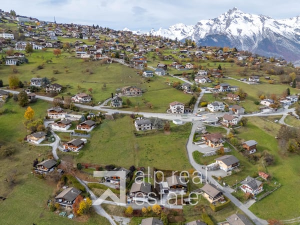 Séduisant terrain à bâtir à 5 mn de la station 9