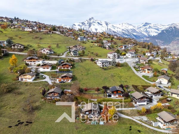 Séduisant terrain à bâtir à 5 mn de la station 8