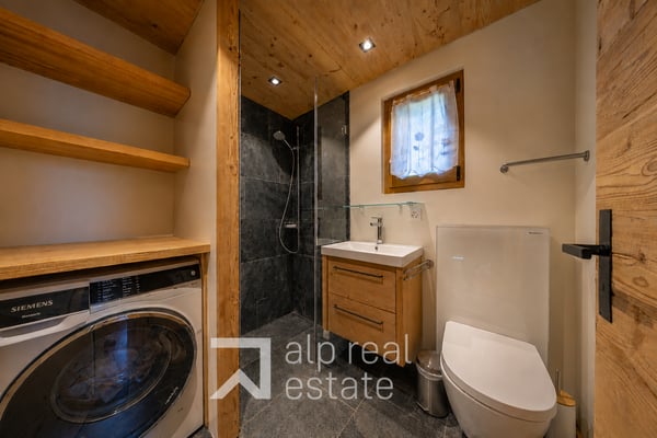 Magnifique chalet rénové avec vue à couper le souffle 8