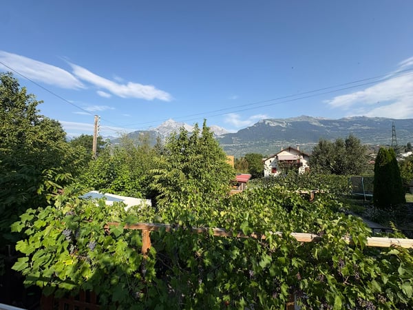 Charmante maison avec extérieur au coeur d'Aproz 10