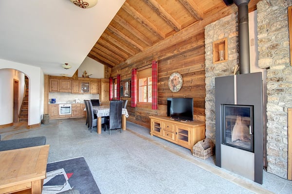 Duplex 5.5 pièces avec balcon et vue panoramique en résidence secondaire 2