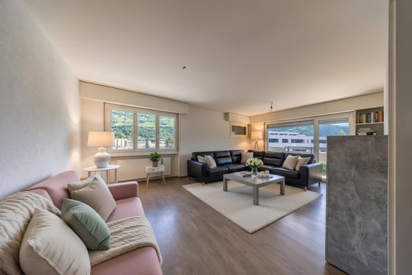 Grand appartement de 4.5 pièces avec balcon 1